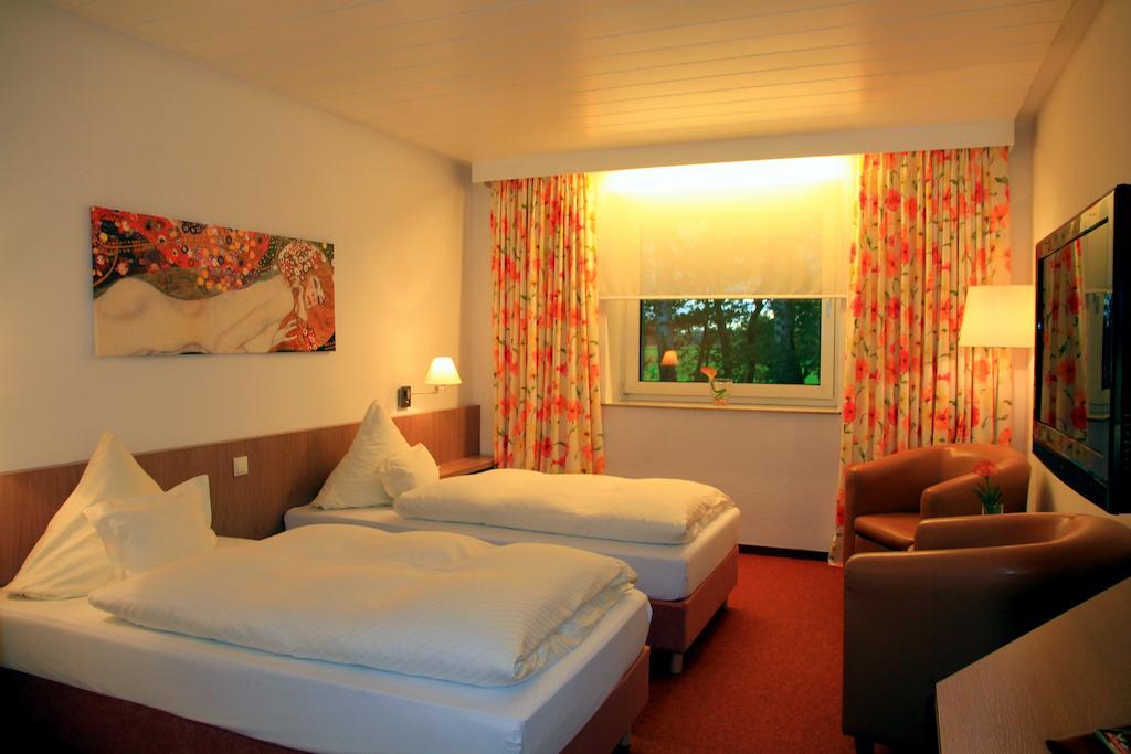 Hotel Am Springhorstsee Grossburgwedel Phòng bức ảnh