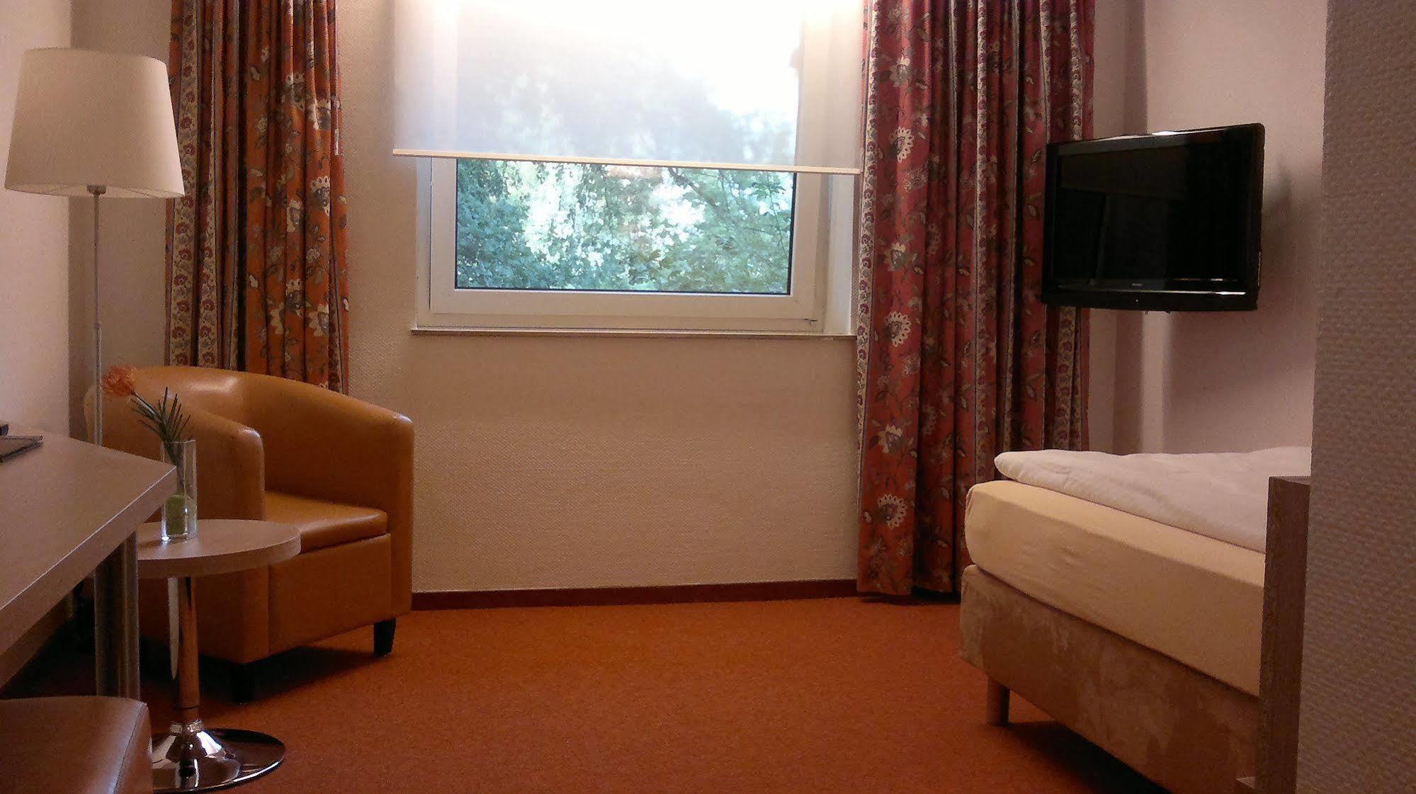Hotel Am Springhorstsee Grossburgwedel Ngoại thất bức ảnh