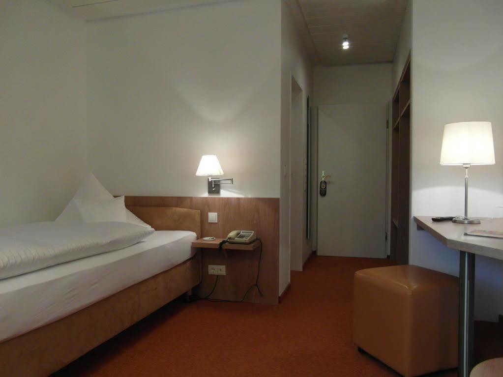 Hotel Am Springhorstsee Grossburgwedel Ngoại thất bức ảnh